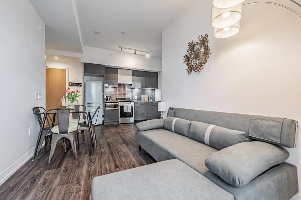 Apartment 2Br Condo Close To Eaton Center Toronto