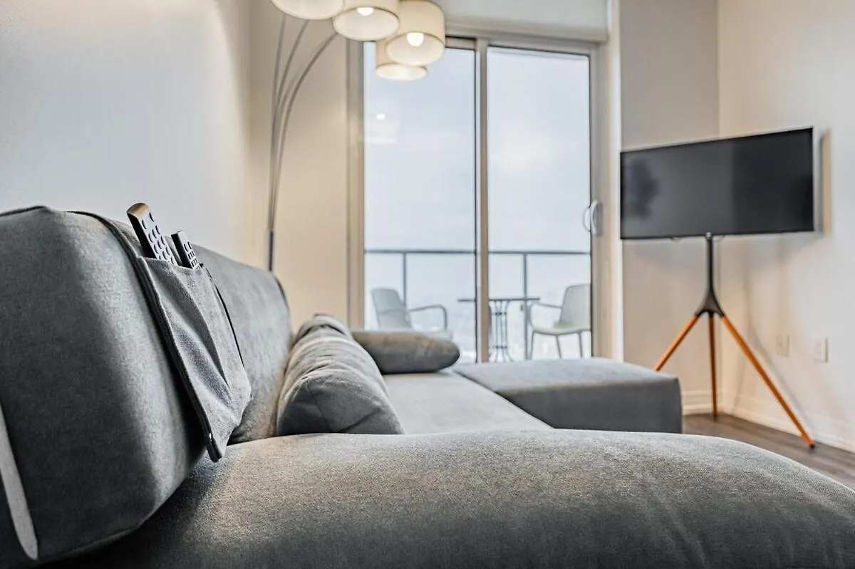 2Br Condo Close To Eaton Center Toronto Apartment