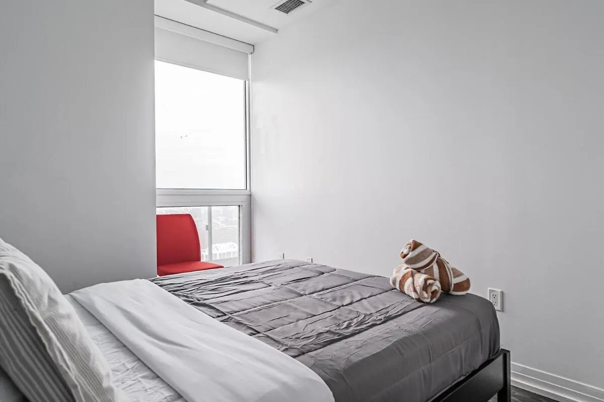 2BR Condo close to Eaton Center Toronto Appartamento