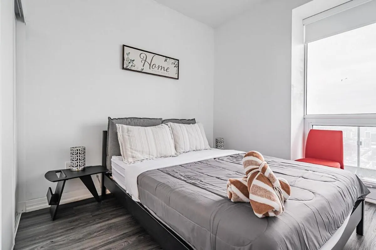 Apartment 2Br Condo Close To Eaton Center Toronto