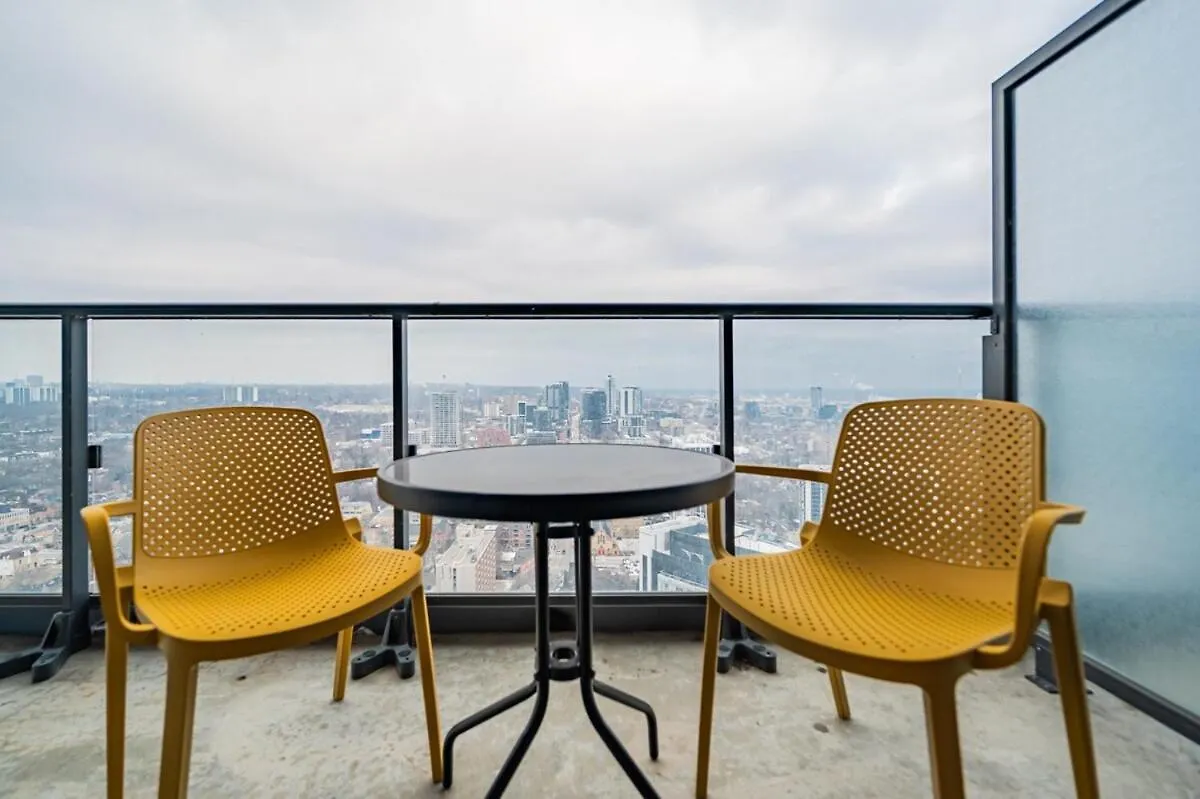 2Br Condo Close To Eaton Center Toronto Apartment