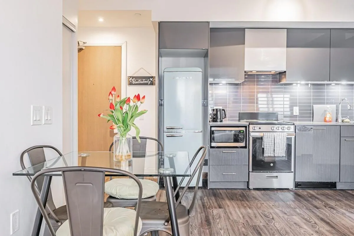 Apartment 2Br Condo Close To Eaton Center Toronto Canada