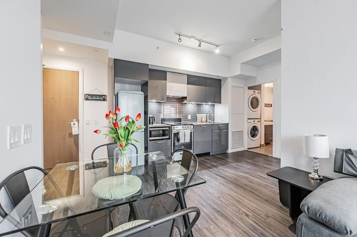2Br Condo Close To Eaton Center Toronto 0*,